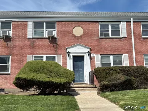 182 Seaton Rd #4, Stamford, CT 06902