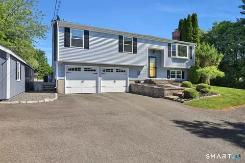58 School House Rd, Wallingford, CT 06492
