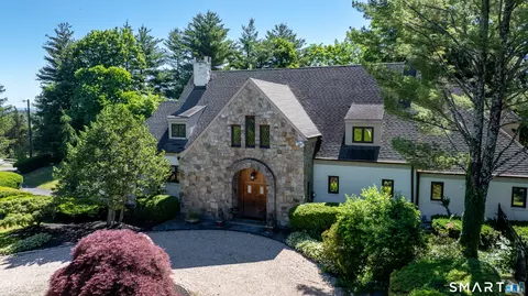 33 Mountain Farms Rd, West Hartford, CT 06117