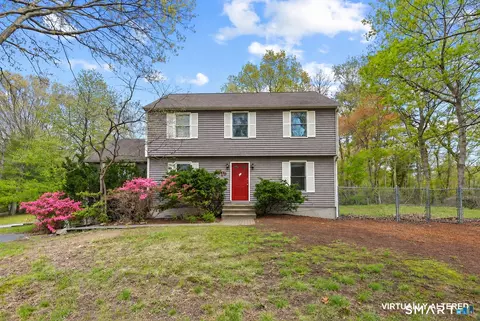 10 Oak Hill Dr, Clinton, CT 06413