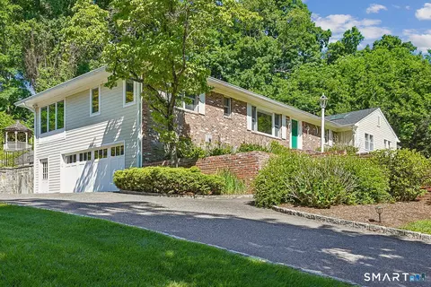 3 Mary Joy Ln, Stamford, CT 06903
