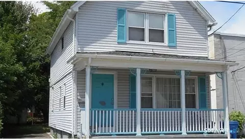 100 Webb St, Hamden, CT 06517
