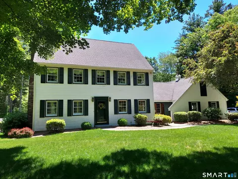 493 Hope Valley Rd, Amston, CT 06231