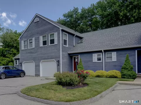 8 Vicki Ln #8, Colchester, CT 06415
