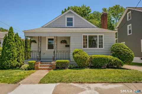 85 Ledyard St, New London, CT 06320