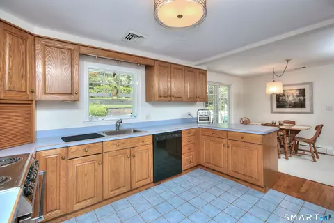 Kitchen - Undisclosed, Redding, CT 06896 photo 2 of 3