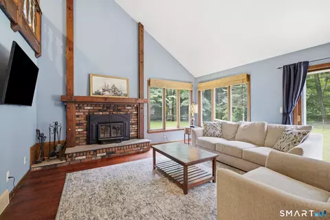 Living - 75 Brinsmade Rd, Hamden, CT 06514 photo 4 of 5