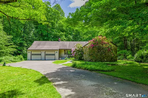 75 Brinsmade Rd, Hamden, CT 06514