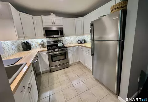 Kitchen - 57 Rockledge Loop #57, Torrington, CT 06790 photo 3 of 3