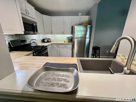 Kitchen - 57 Rockledge Loop #57, Torrington, CT 06790 photo 2 of 3