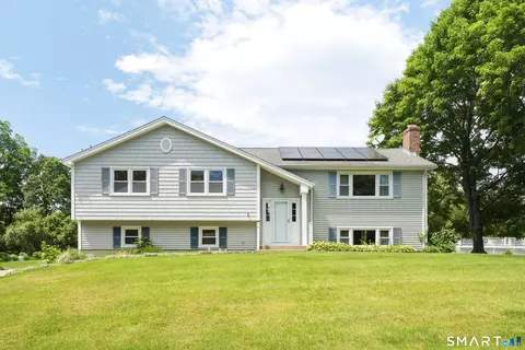 7 Rhonda Ln, North Stonington, CT 06359