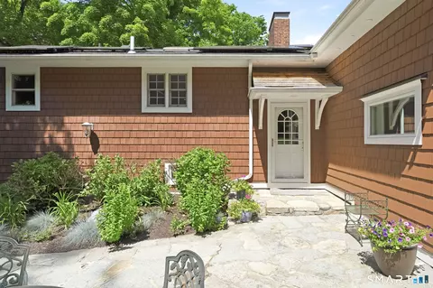 Exterior - 149 Old Redding Rd, Redding, CT 06896 photo 2 of 4