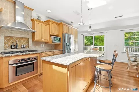 Kitchen - 149 Old Redding Rd, Redding, CT 06896 photo 4 of 4