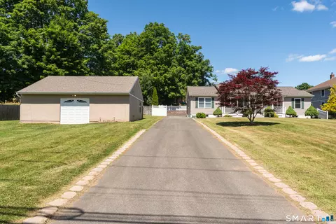 1175 S Main St, Middletown, CT 06457