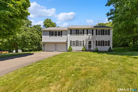 11 Coachlight Cir, Prospect, CT 06712