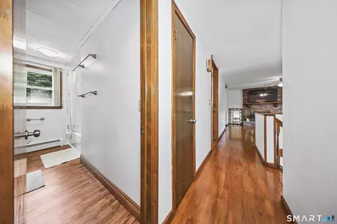 Entry Way - 430 Shepard Ave, Hamden, CT 06514 photo 3 of 3