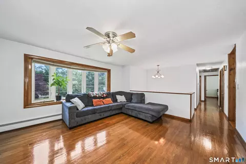 Entry Way - 430 Shepard Ave, Hamden, CT 06514 photo 1 of 3