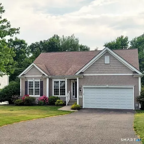 527 Putting Green Ln #527, Oxford, CT 06478