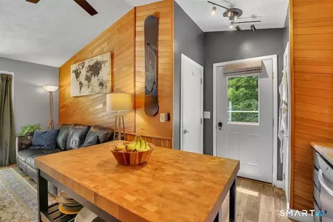 Entry Way - 43 Flagg Hill Rd, Colebrook, CT 06021 photo 1 of 1