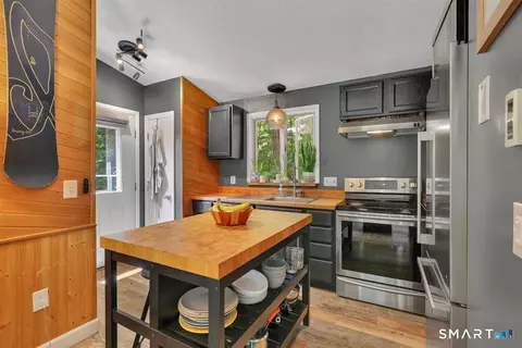 Kitchen - 43 Flagg Hill Rd, Colebrook, CT 06021 photo 3 of 6