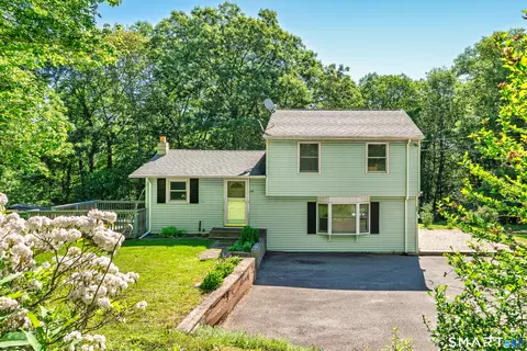 20 Geromin Dr, Higganum, CT 06441