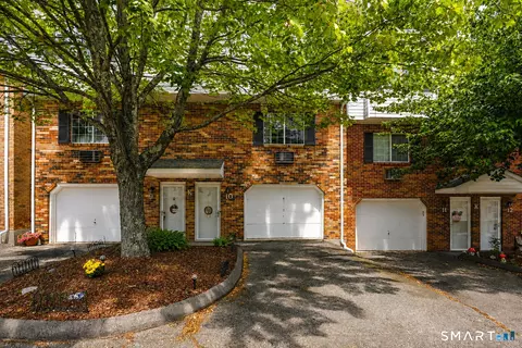 24 Blueridge Dr #K10, Waterbury, CT 06704