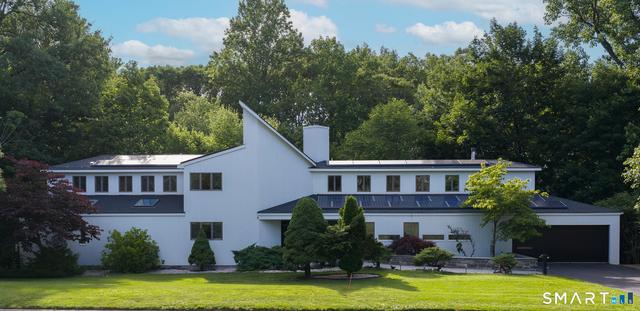 25 Surrey Dr, Cheshire, CT 06410