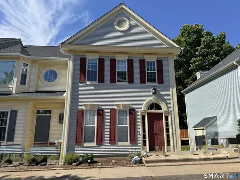 308 Cambridge Cmns #308, Middletown, CT 06457