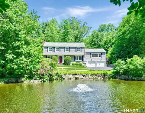 43 Laurel Ledge Rd, Stamford, CT 06903