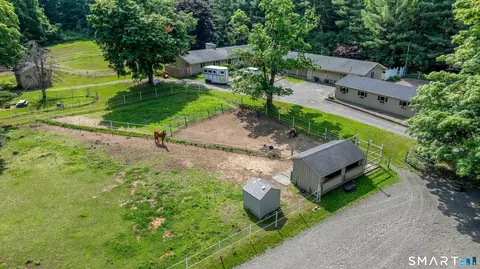 92 Minortown Rd, Woodbury, CT 06798