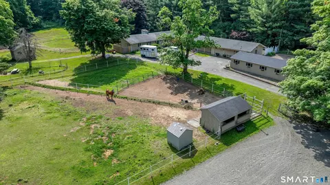 92 Minortown Rd, Woodbury, CT 06798