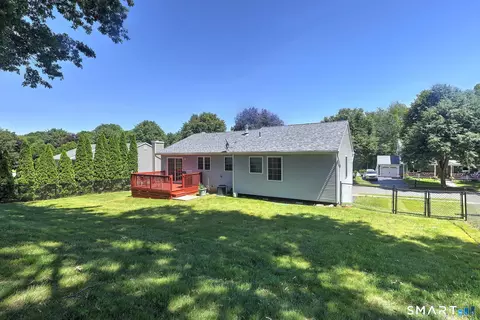 Exterior - 20 Down Draft Cir, West Haven, CT 06516 photo 5 of 6