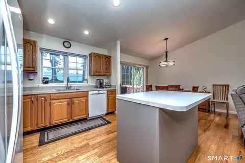 Kitchen - 20 Down Draft Cir, West Haven, CT 06516 photo 1 of 4
