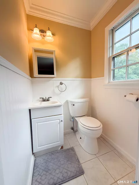Bath - 14 E Gate Rd, Danbury, CT 06811 photo 2 of 2