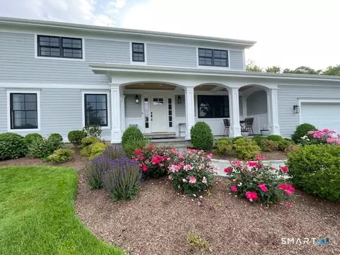 Exterior - 14 E Gate Rd, Danbury, CT 06811 photo 4 of 6