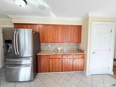 Kitchen - 14 E Gate Rd, Danbury, CT 06811 photo 2 of 3