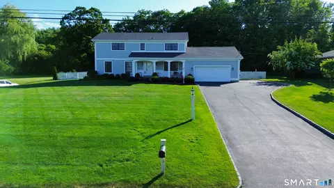 14 E Gate Rd, Danbury, CT 06811