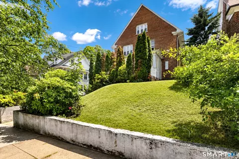160 Goffe Ter, New Haven, CT 06511