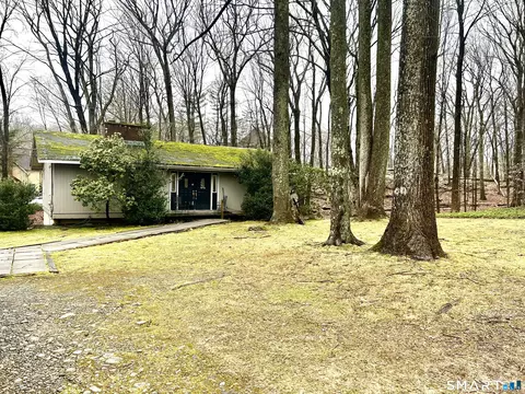 25 Lords Hwy E, Weston, CT 06883