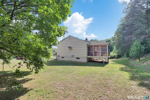 Exterior - 4 Cherry Heights Ter, Sandy Hook, CT 06482 photo 6 of 7
