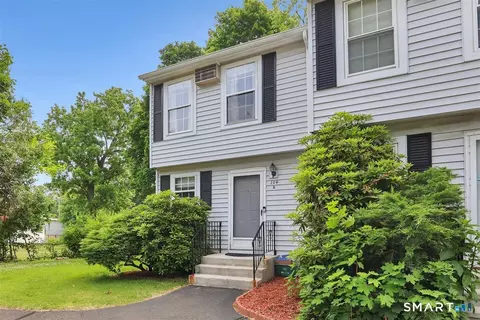104 Oakland St #A, Manchester, CT 06042