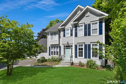 44 Cricket Ln, Fairfield, CT 06825