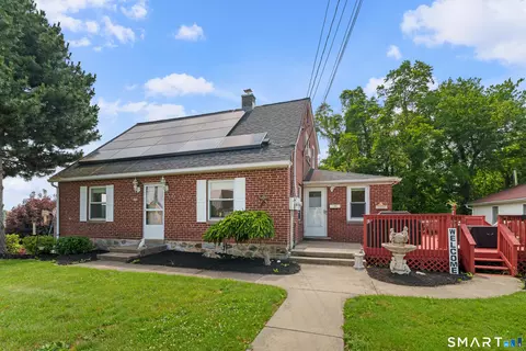 60 Primrose St, Waterbury, CT 06708