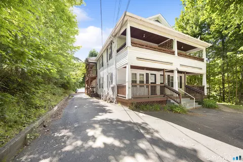 18 Arch St, Manchester, CT 06040
