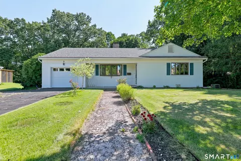 3 Brent Rd, Manchester, CT 06042