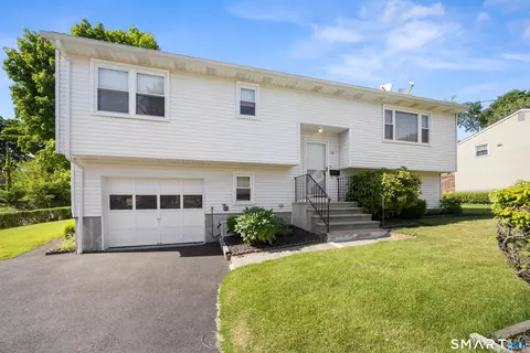 39 Munson Ave, Waterbury, CT 06705