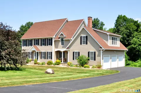 9 Appletree Ln, Granby, CT 06060