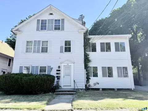 176 S Main St, Putnam, CT 06260