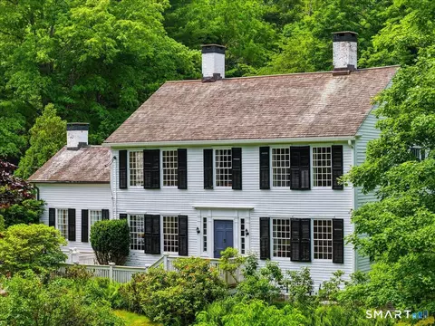 8 Meeting House Rd, Haddam, CT 06438