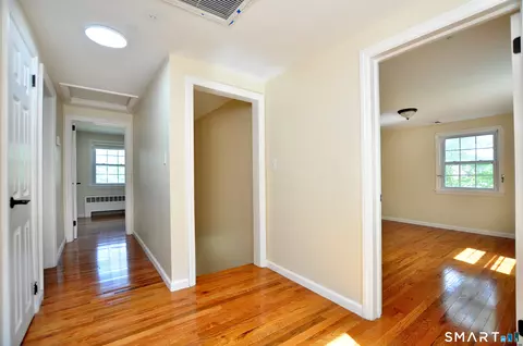 Entry Way - 12 Jerome Ave, Bloomfield, CT 06002 photo 11 of 14